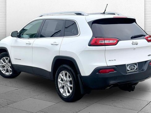 Used 2018 Jeep Cherokee Latitude AWD/4WD image 11