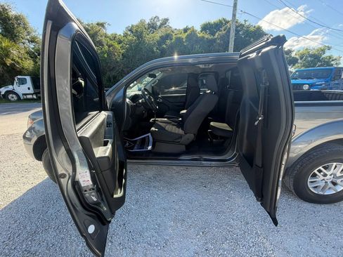 Used 2016 Nissan Frontier SV RWD image 13