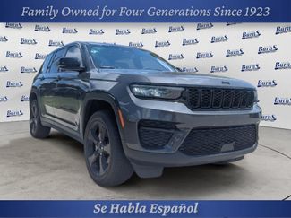 Used 2024 Jeep Grand Cherokee Altitude RWD video 1