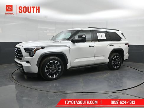 Used 2023 Toyota Sequoia Limited w/ Tow Technology Package AWD/4WD image 6
