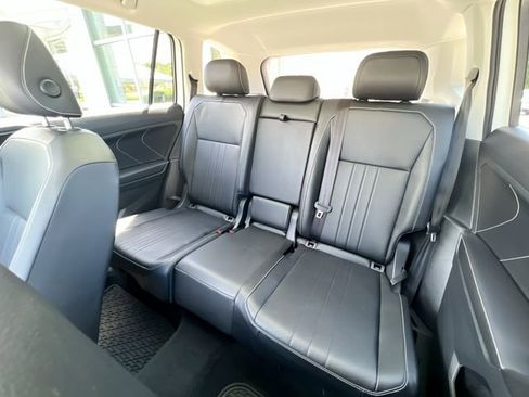 Certified 2022 Volkswagen Tiguan SE w/ Panoramic Sunroof Package image 22