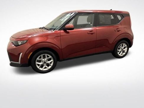 Certified 2023 Kia Soul LX w/ LX Technology Package FWD image 11