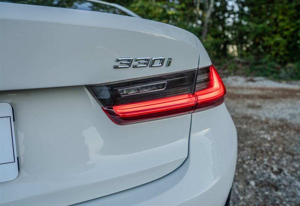 Used 2019 BMW 330i Sedan w/ Convenience Package RWD image 11