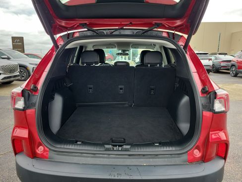 Used 2022 Ford Escape SEL w/ Technology Package AWD/4WD image 8