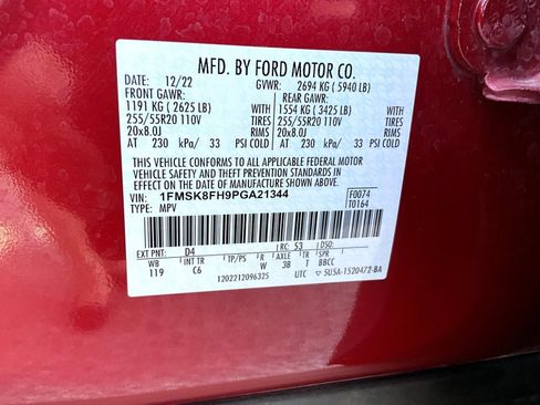 Used 2023 Ford Explorer Limited w/ Equipment Group 301A AWD/4WD image 29