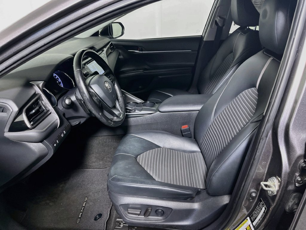 Used 2019 Toyota Camry SE FWD image 12
