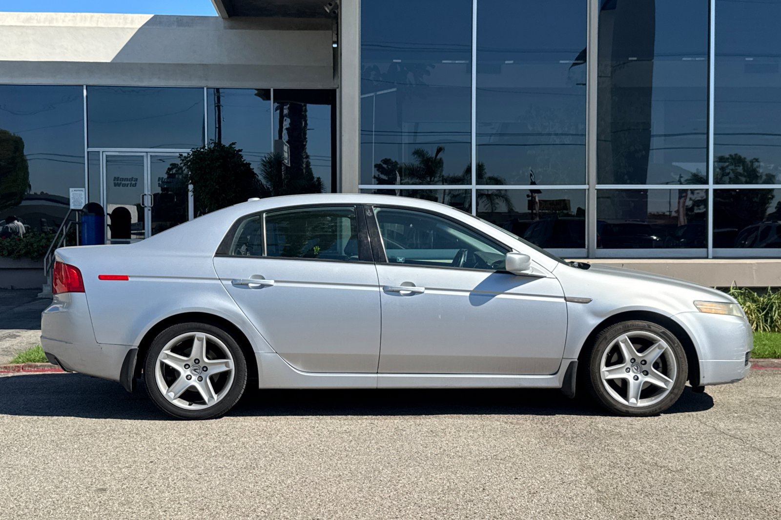 Used 2005 Acura TL FWD image 4