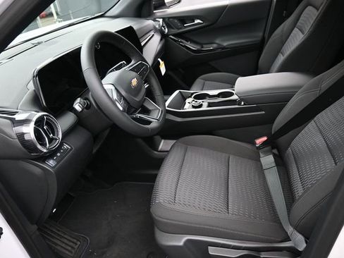 New 2026 Chevrolet Equinox LT w/ Safety and Technology Package image 8