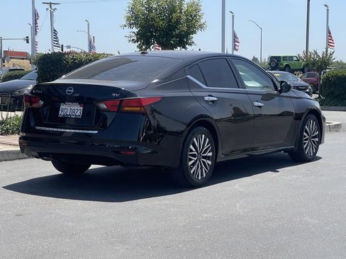 Used 2023 Nissan Altima 2.5 SV FWD image 7