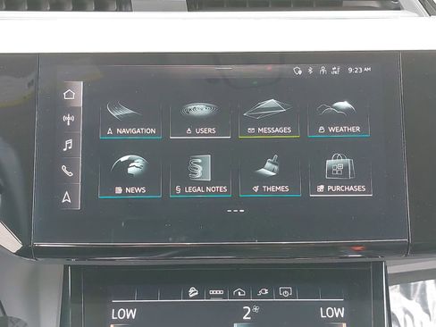 Certified 2023 Audi e-tron Premium Plus w/ Premium Plus Package AWD/4WD image 24