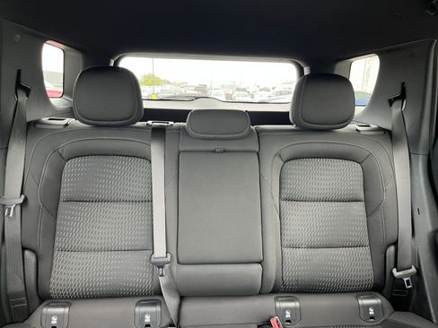 Used 2025 Chevrolet Equinox LT FWD image 38