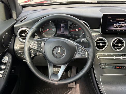 Used 2018 Mercedes-Benz GLC 300 4MATIC image 11