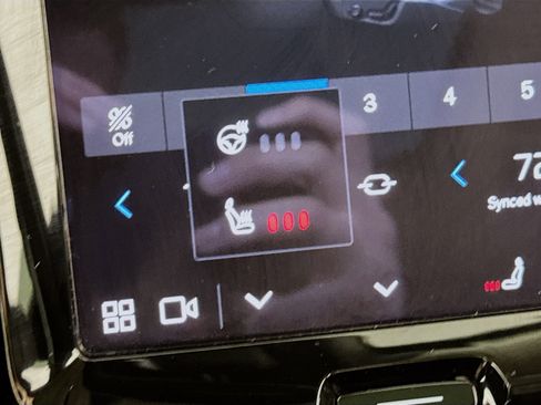 Used 2023 Volvo XC60 B5 Plus w/ Climate Package image 5