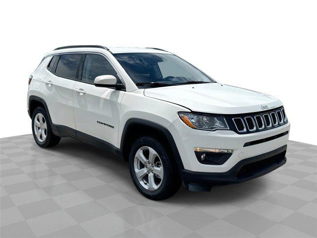 Used 2020 Jeep Compass Latitude w/ Cold Weather Group AWD/4WD image 1
