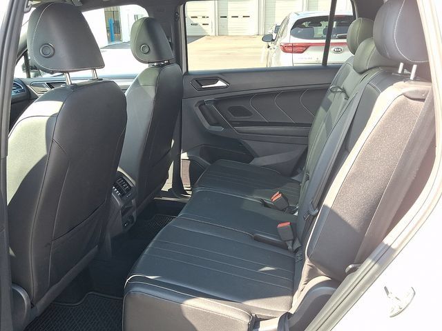 Used 2024 Volkswagen Tiguan SE R-Line FWD image 8