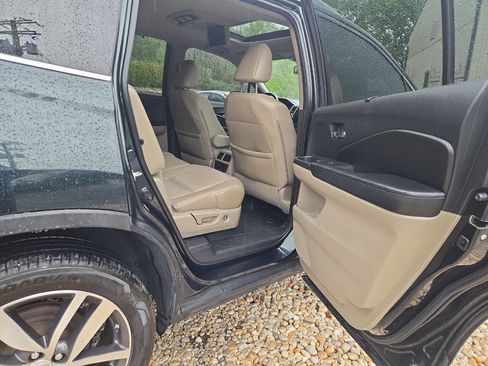 Used 2016 Honda Pilot Touring image 19