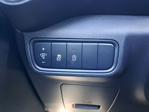Used 2023 Kia Soul LX w/ Option Group 015 FWD image 28