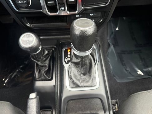 Used 2023 Jeep Wrangler Unlimited w/ Sun & Screen Package AWD/4WD image 21