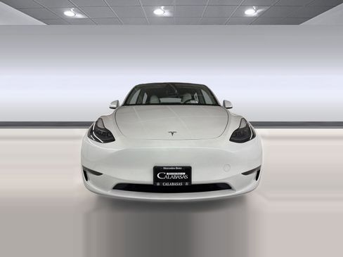 Used 2024 Tesla Model Y Long Range image 6