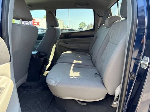 Used 2012 Toyota Tacoma 4x4 Double Cab w/ SR5 Pkg image 11