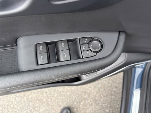 Used 2025 Buick Enclave Preferred AWD/4WD image 10