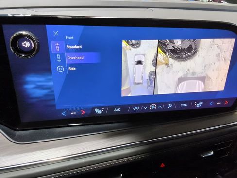 Used 2026 Chevrolet Suburban Z71 w/ Comfort Package image 26