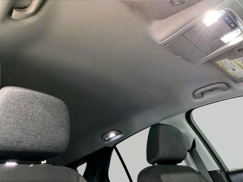 Used 2023 Chevrolet Equinox LT FWD image 17