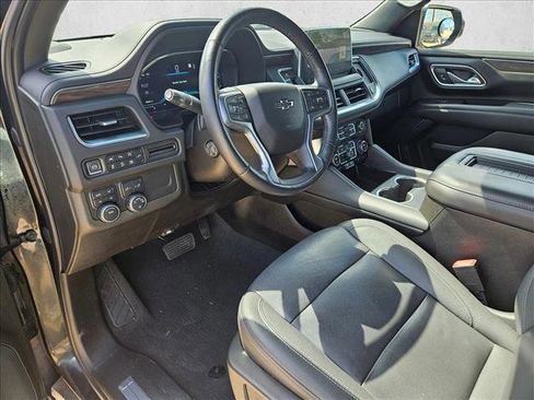 Used 2022 Chevrolet Tahoe Z71 w/ Luxury Package AWD/4WD image 10
