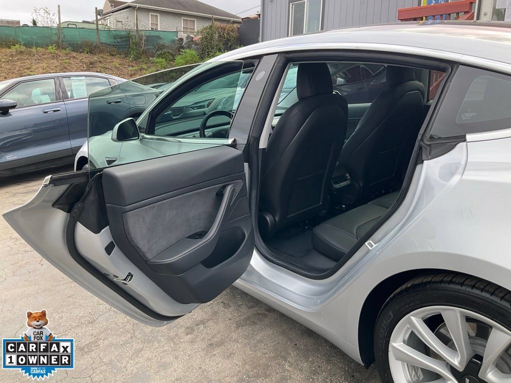 Used 2018 Tesla Model 3 Long Range RWD image 24