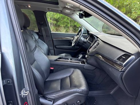Used 2018 Volvo XC90 T5 Momentum w/ Convenience Package FWD image 30