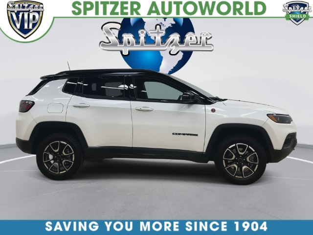 Used 2025 Jeep Compass Trailhawk w/ Trailhawk Elite Group AWD/4WD image 4