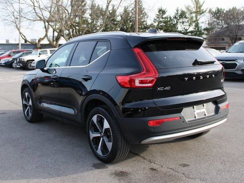 Used 2025 Volvo XC40 B5 Plus image 41