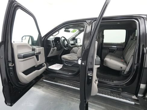 Used 2020 Ford F150 XLT w/ Equipment Group 302A Luxury AWD/4WD image 23