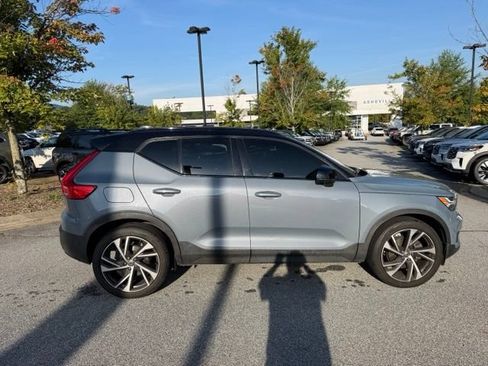 Used 2021 Volvo XC40 T5 R-Design w/ Advanced Package AWD/4WD image 6