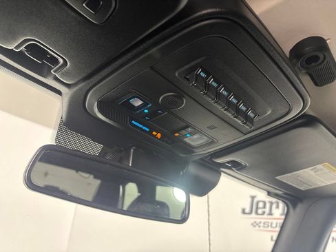 Used 2025 Ford Bronco Badlands AWD/4WD image 23