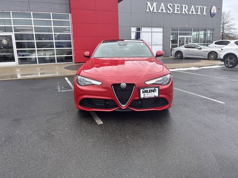 Certified 2022 Alfa Romeo Giulia Ti image 3