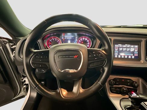 Used 2023 Dodge Challenger SXT image 9