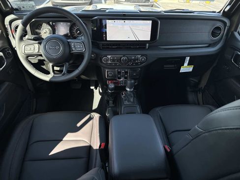 New 2025 Jeep Gladiator Rubicon image 10