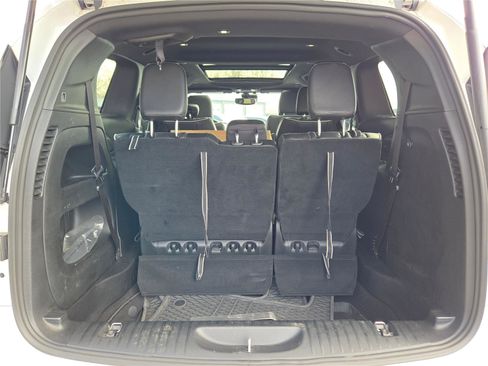 Used 2024 Chrysler Pacifica Limited w/ S Appearance Package image 13