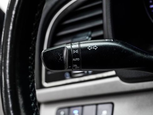 Used 2018 Hyundai Elantra Value Edition FWD image 31