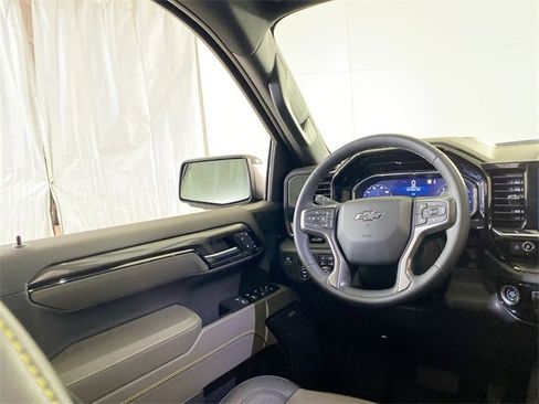 Used 2023 Chevrolet Silverado 1500 ZR2 w/ Technology Package image 15