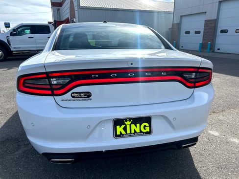 Used 2022 Dodge Charger SXT w/ Driver Convenience Group image 4