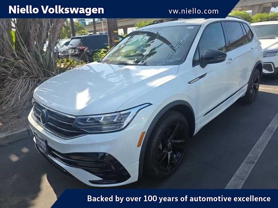 Used 2024 Volkswagen Tiguan SE R-Line FWD image 1