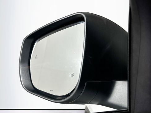 Used 2023 Jeep Grand Cherokee Laredo w/ Luxury Tech Group I image 16