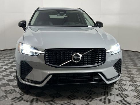 Certified 2025 Volvo XC60 B5 Core w/ Climate Package image 4