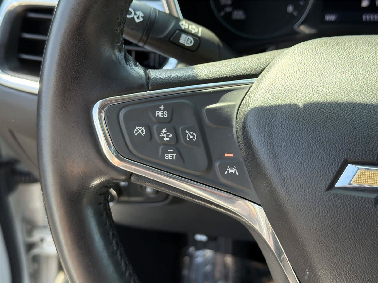 Used 2021 Chevrolet Equinox Premier FWD image 24
