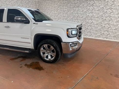 Used 2018 GMC Sierra 1500 SLT AWD/4WD image 9