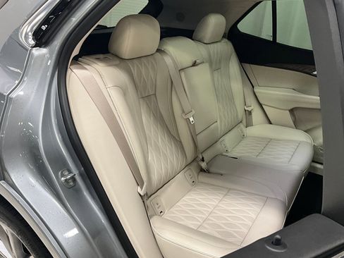 Used 2023 Buick Envision Avenir image 22