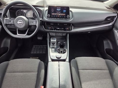 Certified 2022 Nissan Rogue SV image 12