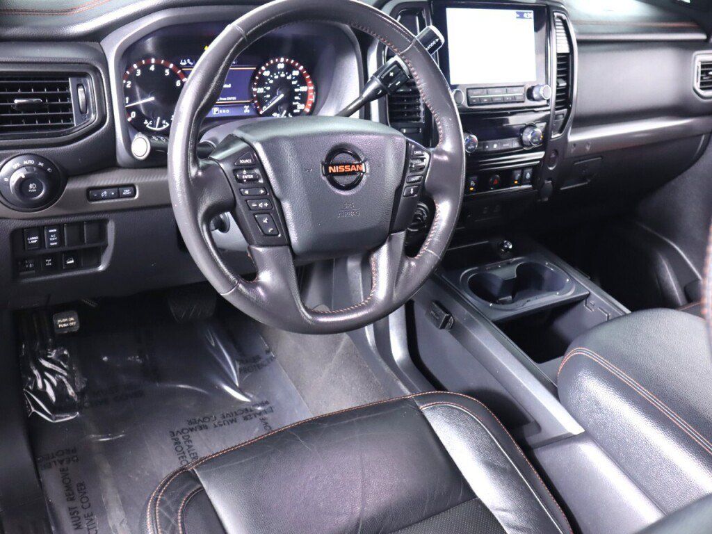 Used 2022 Nissan Titan PRO-4X w/ Pro-4x Convenience Package AWD/4WD image 9